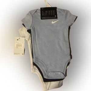 Nike boys blue and white 6 month onesies set of 3 bnwt